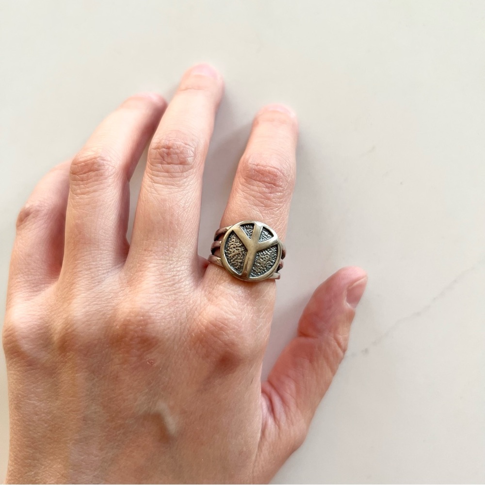 Silpada Silver Peace Symbol Ring with Architectural Design - Picture 8 of 11